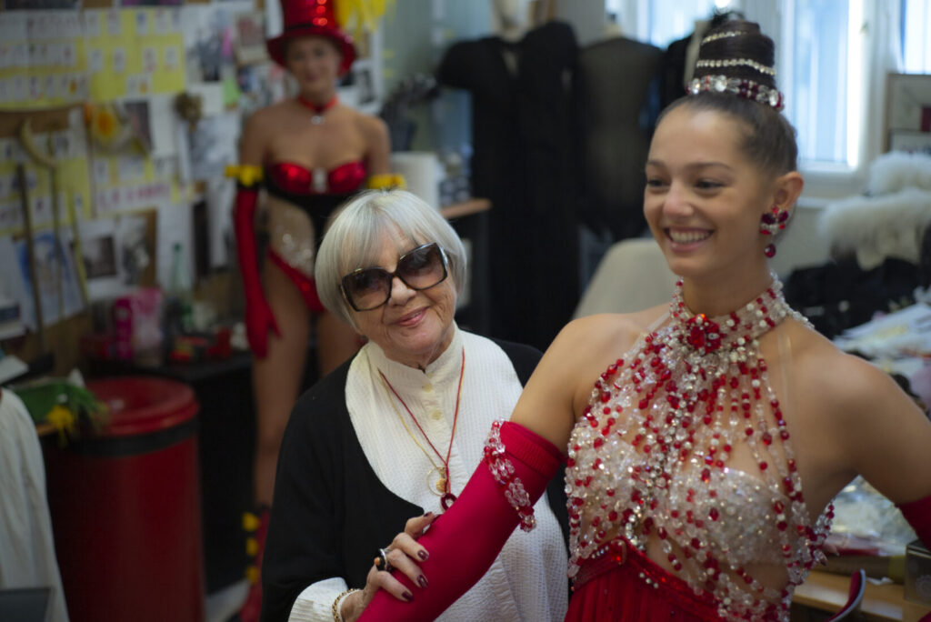 Costume Sur Mesure Mindi Pour Spectacle – Noir, Fait Main