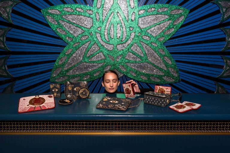 photo avec tous les produits moulin rouge sophie cano